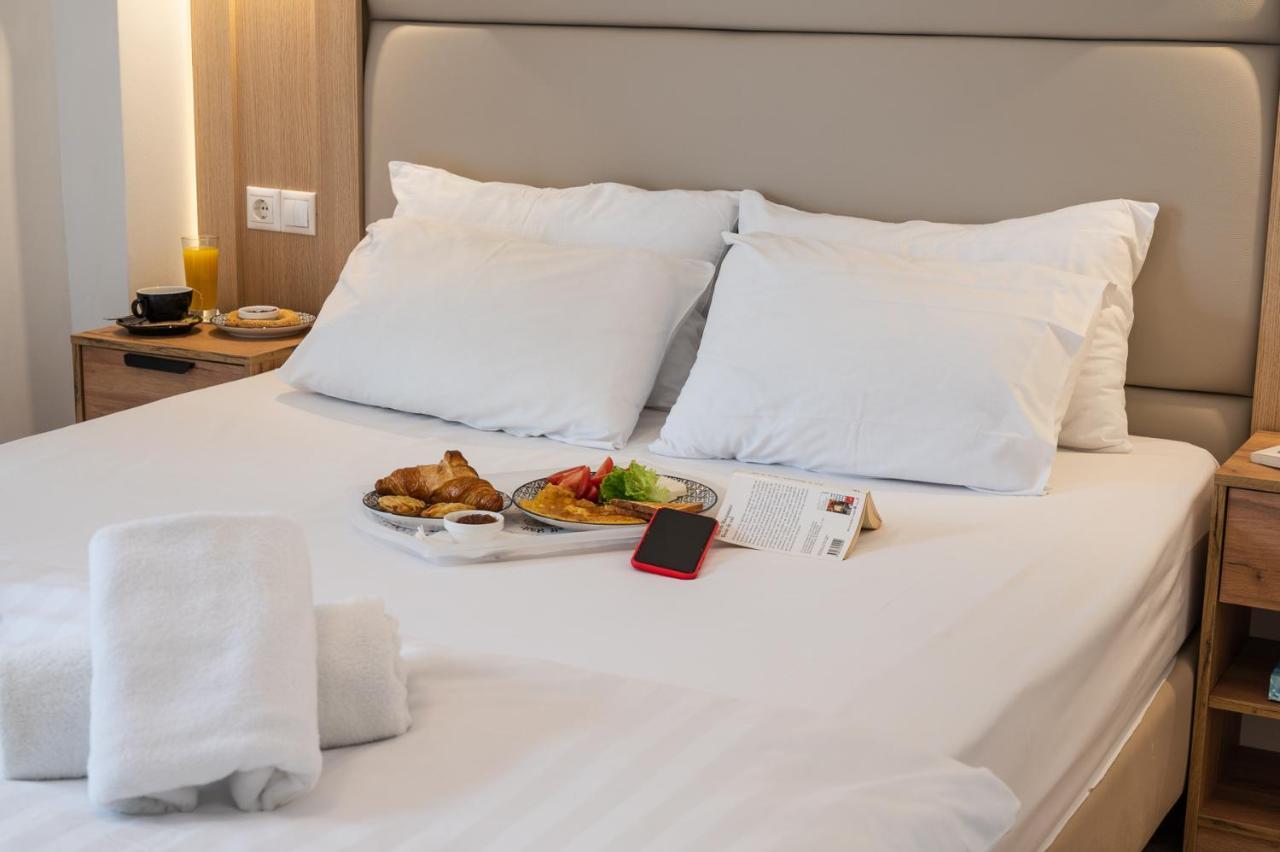 Hotel Hotel_tier *