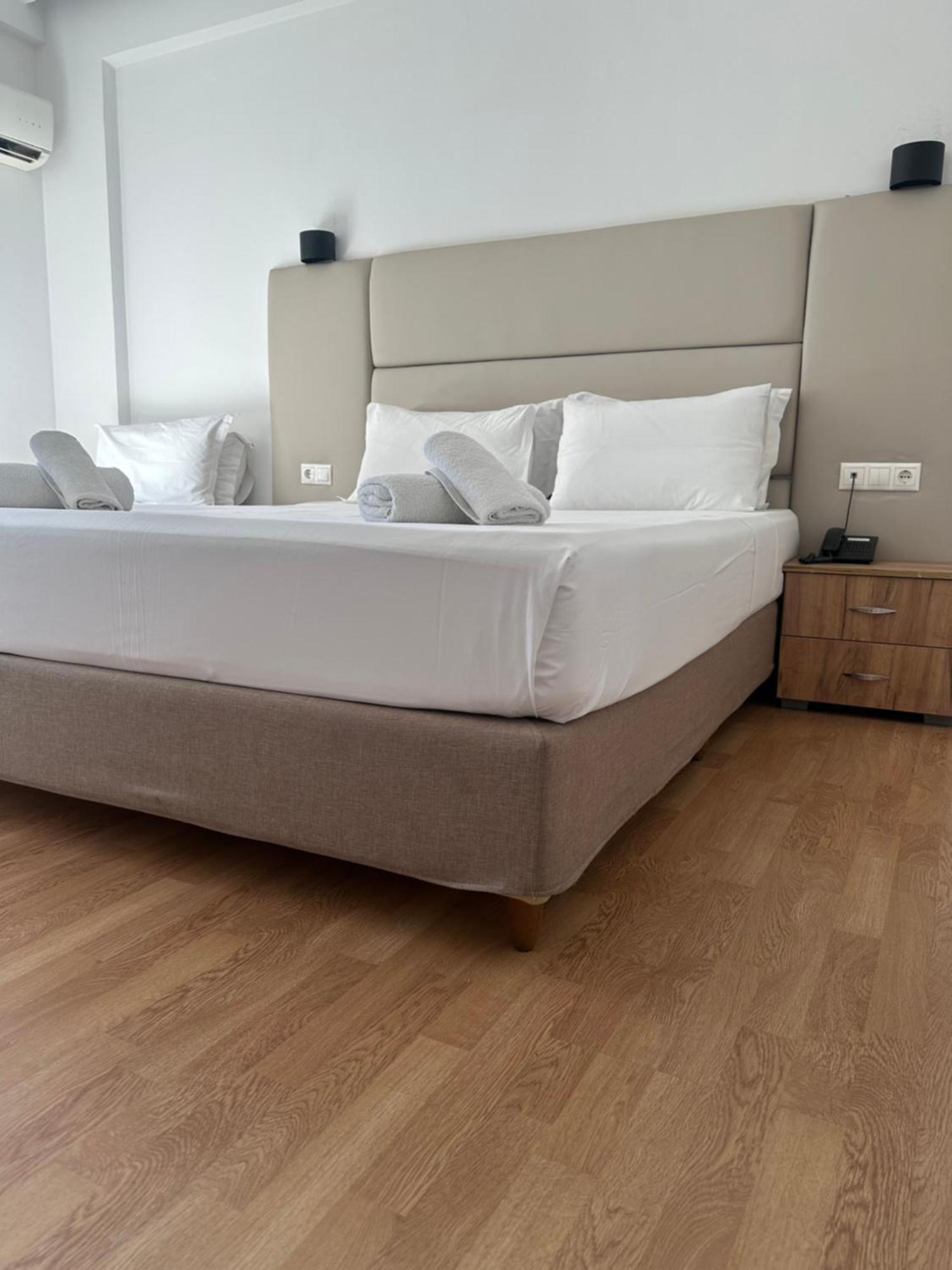 Hotel_tier Hotel *